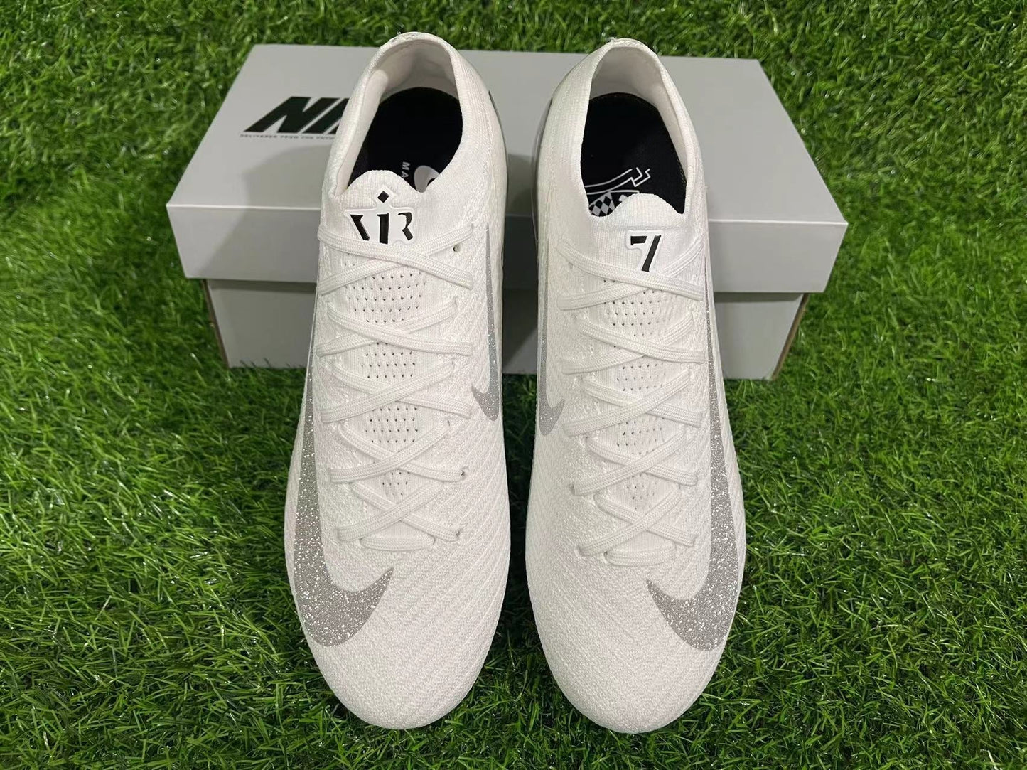 Crampons  Mercurial Vapor XV Elite